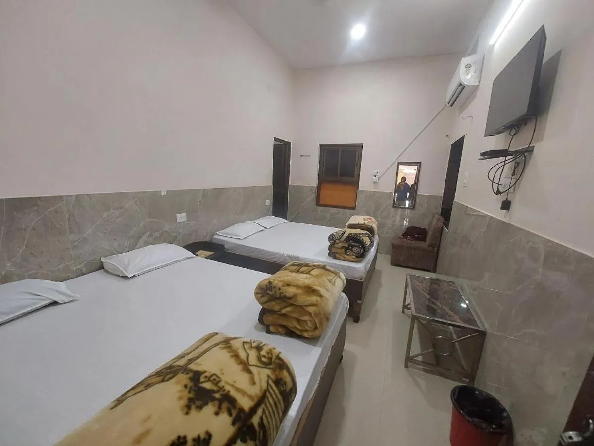 Hotel Trisolaris Varanasi 3*,  India