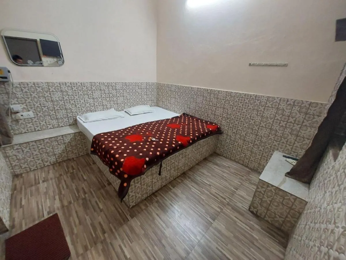 Hotel Trisolaris Varanasi 3*,  India
