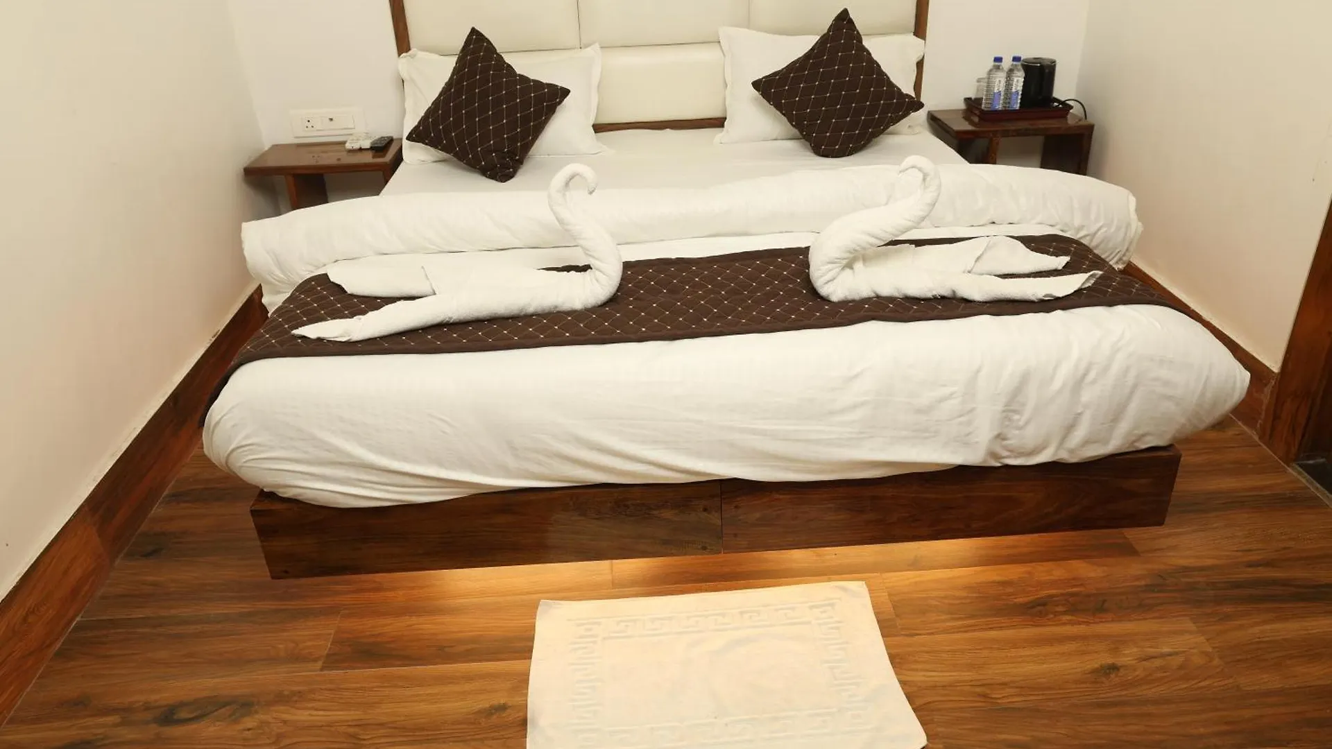 Hotel Trisolaris Varanasi