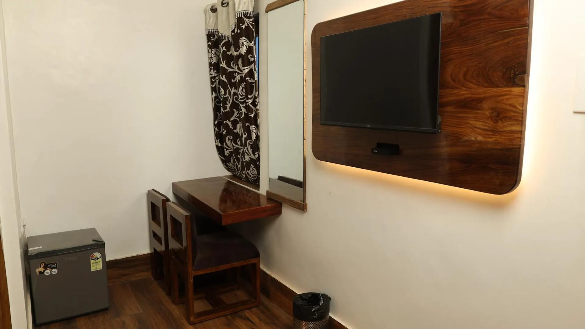 Hotel Trisolaris Varanasi